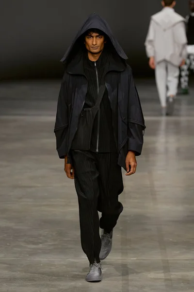 Look 33